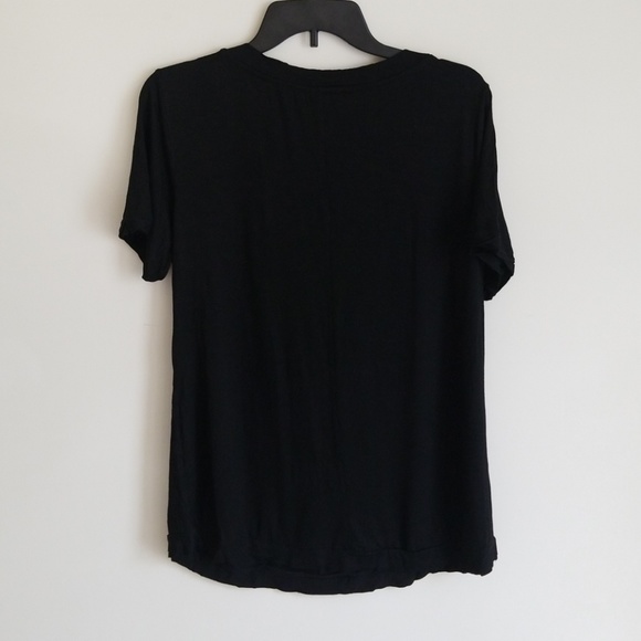 Modal | V-Neck Tee - Picture 4 of 4